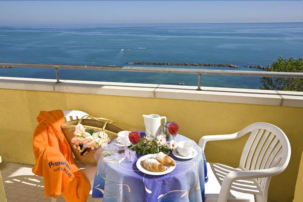 Hotel Promenade Gabicce Mare Exterior photo